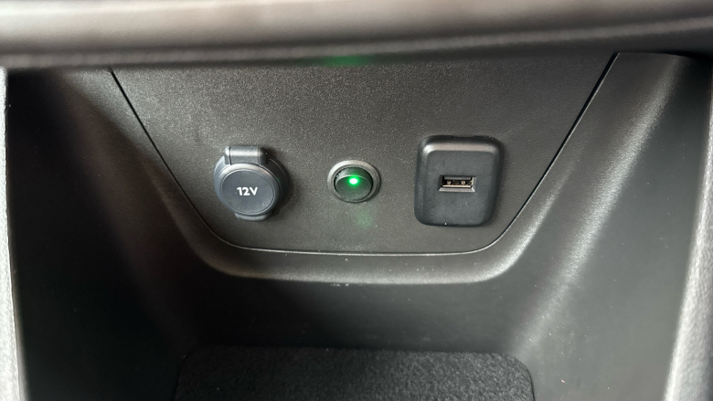 Vauxhall Crossland 1.2 Turbo [130] Design 5dr Auto Petrol Hatchback